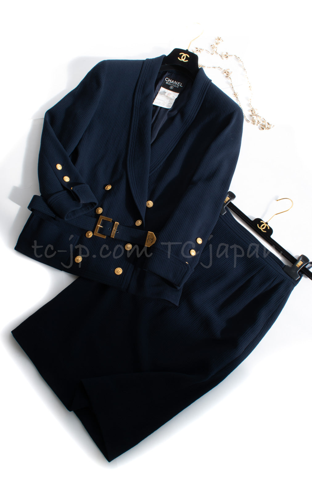 CHANEL 89S Collectible Vintage Navy Wool Belted Tweed Jacket Skirt Suit Gigi 36 38 シャネル 限定版 Gigi ヴィンテージ ネイビー ウール ベルト付 ツイード ジャケット スカート スーツ 即発