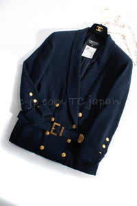 CHANEL 89S Collectible Vintage Navy Wool Belted Tweed Jacket Skirt Suit Gigi 36 38 シャネル 限定版 Gigi ヴィンテージ ネイビー ウール ベルト付 ツイード ジャケット スカート スーツ 即発