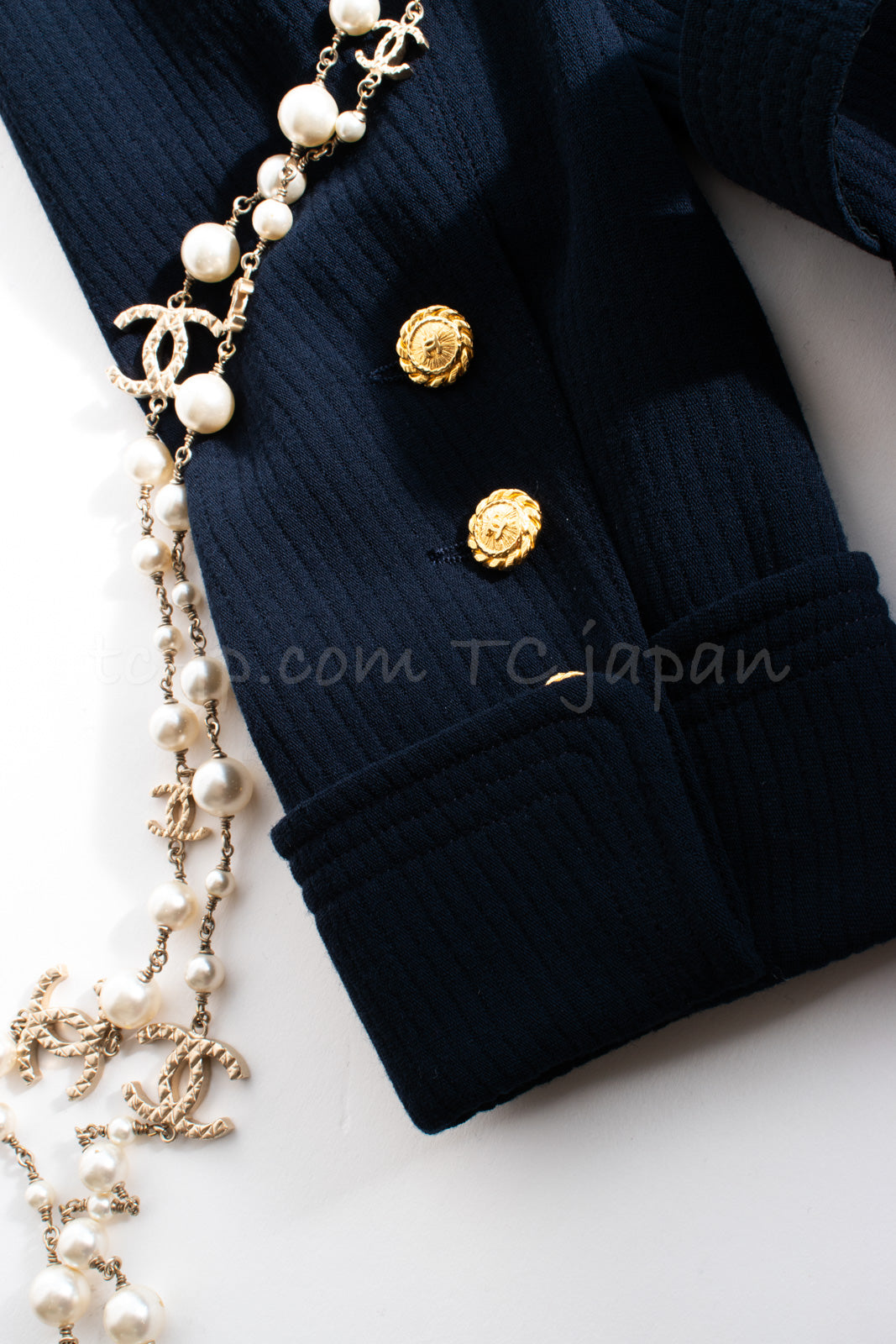 CHANEL 89S Collectible Vintage Navy Wool Belted Tweed Jacket Skirt Suit Gigi 36 38 シャネル 限定版 Gigi ヴィンテージ ネイビー ウール ベルト付 ツイード ジャケット スカート スーツ 即発