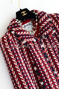 CHANEL 04A Red Navy Tricolore Wool Tweed Many CC Logo Trim Jacket 36 ④ シャネル レッド トリコロール ウール 限定版 コレクティブル ツイード ジャケット CCマーク多数 カメリアブローチ付 即発