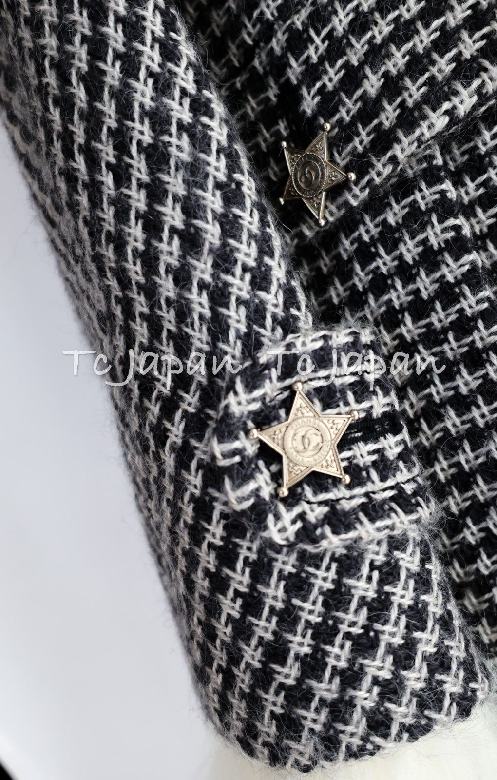 CHANEL 14PF Black Gray Mohair Light Long Coat With Soft real Lamb Fur 34 36 38 シャネル グレー ホワイト モヘア とっても軽くてふんわり暖か リアル ラム ファー付 ロング コート 即発