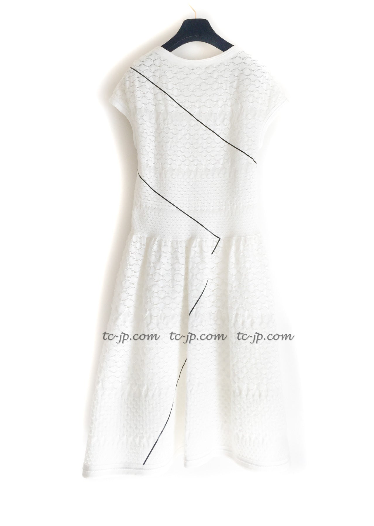 CHANEL 12S White Black Line Short Knit Dress 40 シャネル ホワイト・黒ライン・ニット ワンピース 即発