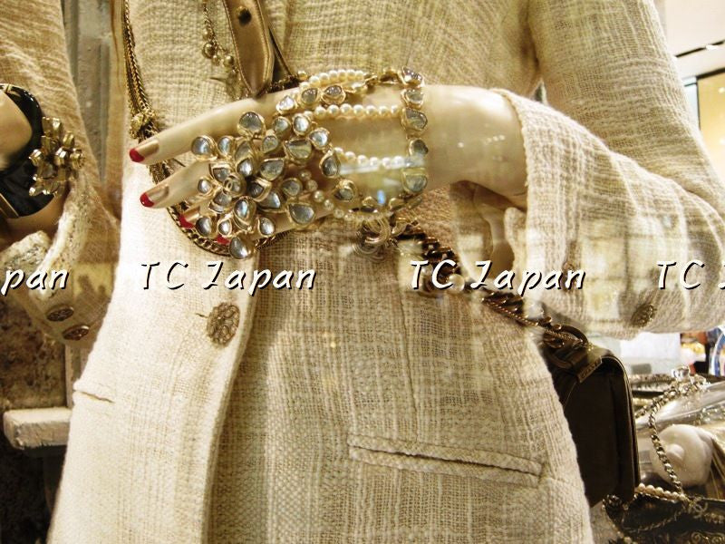 CHANEL 12PF Ivory Tweed Jacket 38 シャネル メンズも!アイボリー・ツイード・ジャケット - シャネル TC JAPAN