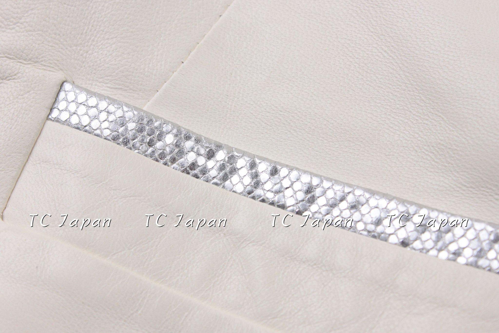 Chanel 12C ivory Creme lambskin jacket with silver collars 38 シャネル アイボリー・レザー・ジャケット新品紙タグ付 - シャネル TC JAPAN