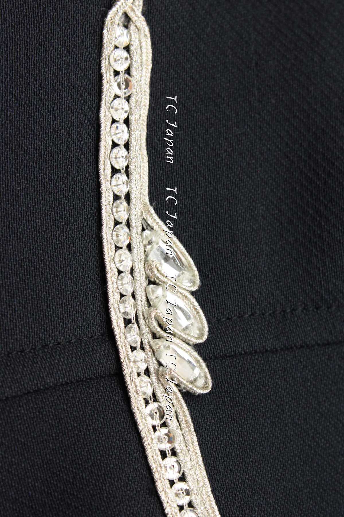 CHANEL 02A Dark Navy Rhinestones Vintage Wool Jacket Skirt Suit 38 40 42 シャネル ダークネイビー・ウール・ヘップバーン風・ラインストーン・王冠ジャケット 即発