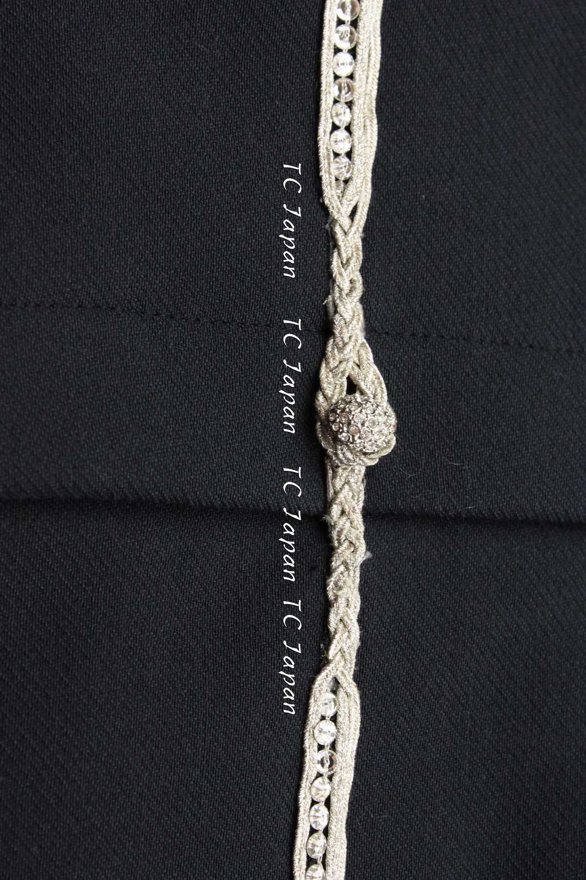 CHANEL 02A Dark Navy Rhinestones Vintage Wool Jacket Skirt Suit 38 40 42 シャネル ダークネイビー・ウール・ヘップバーン風・ラインストーン・王冠ジャケット 即発