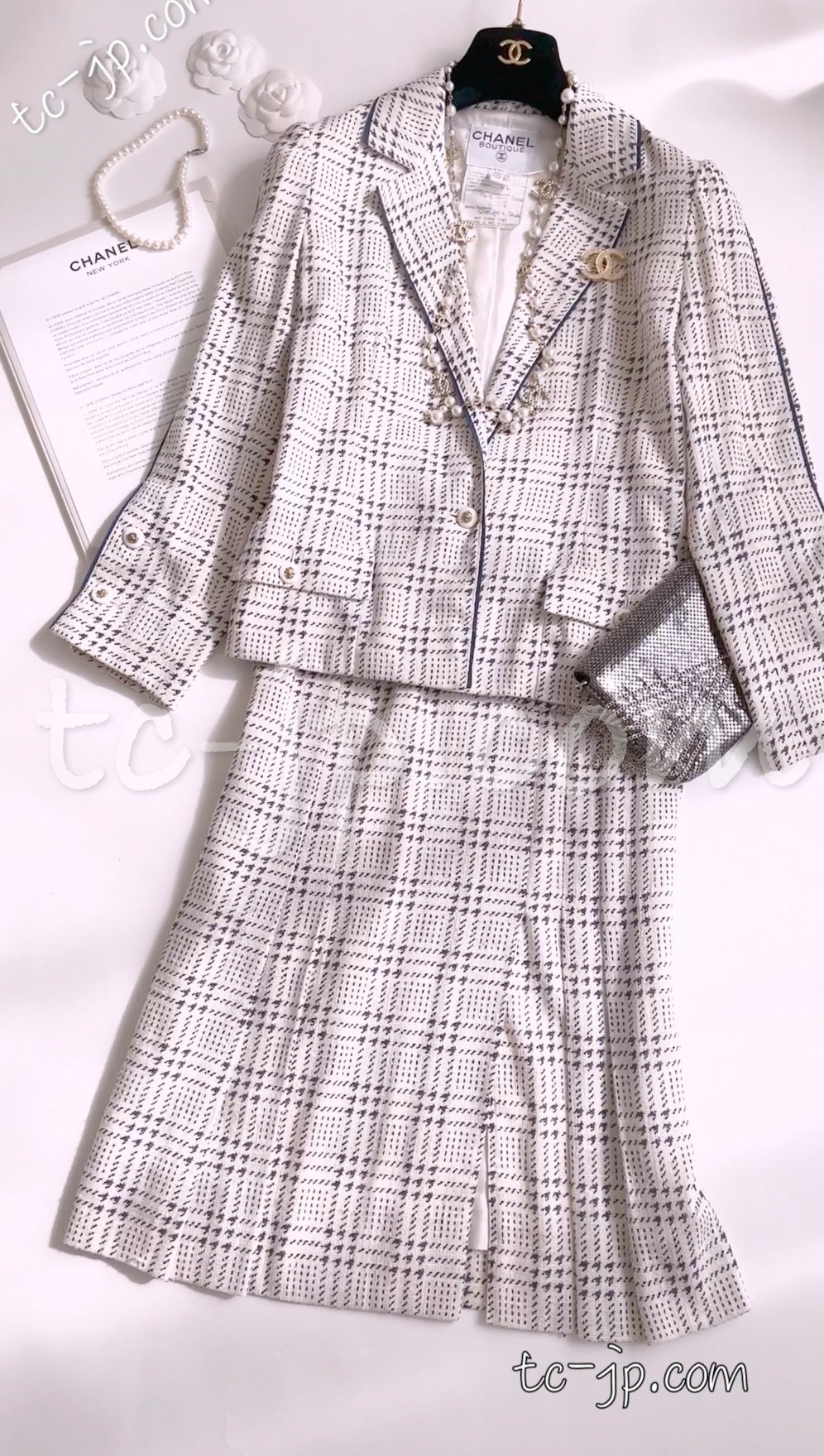 CHANEL 80's Vintage White Navy Silk Jacket Skirt Suit 34 シャネル ヴィンテージ ホワイト ネイビー シルク ジャケット スカート スーツ 即発