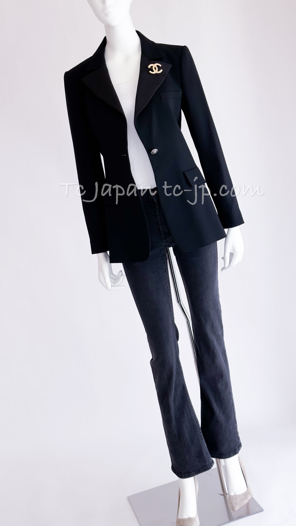 CHANEL 08PF Black Wool Lion Button Blazer Jacket 36 シャネル ブラック・ウール・ライオンボタン・ジャケット