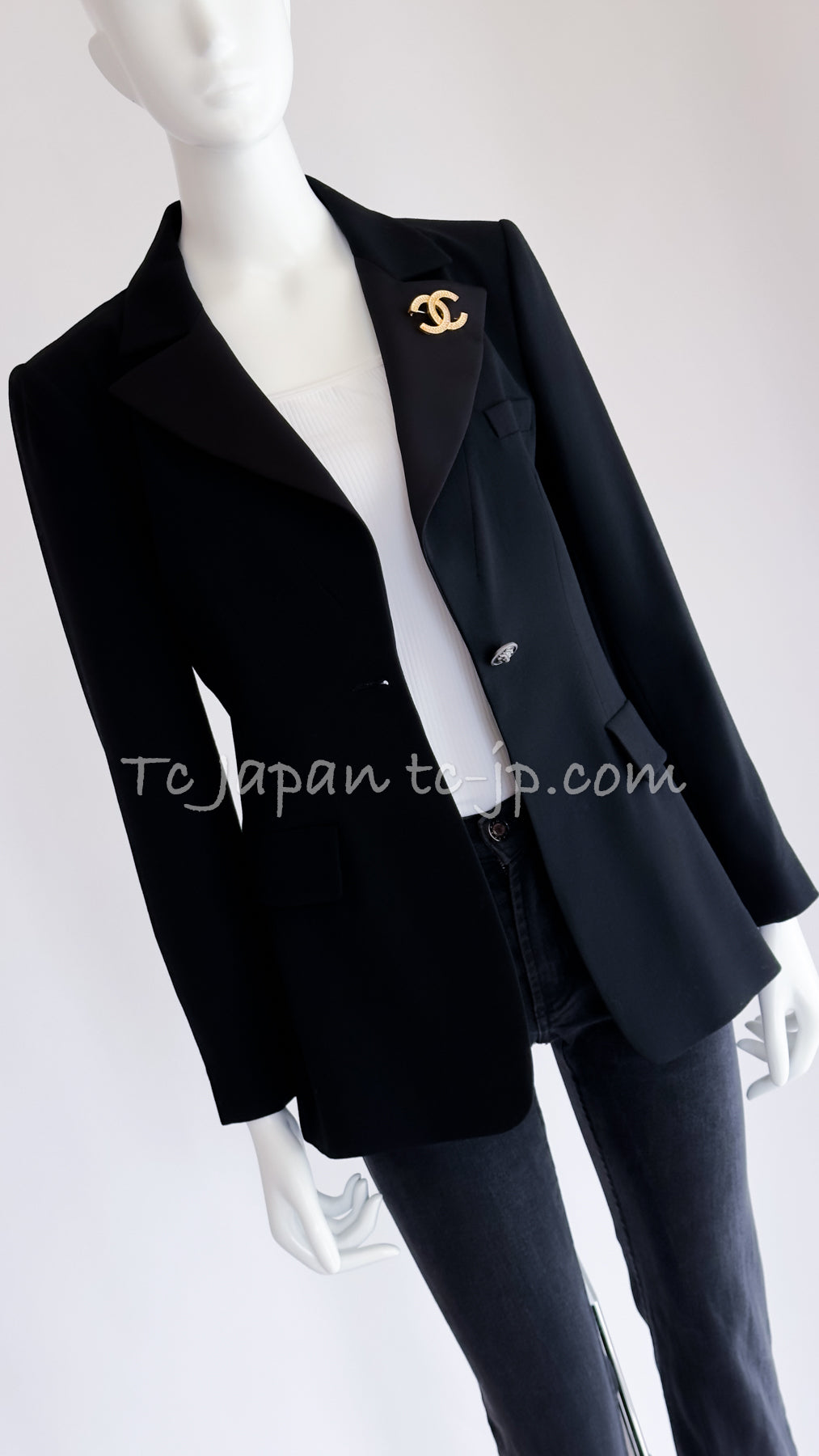 CHANEL 08PF Black Wool Lion Button Blazer Jacket 36 シャネル ブラック・ウール・ライオンボタン・ジャケット