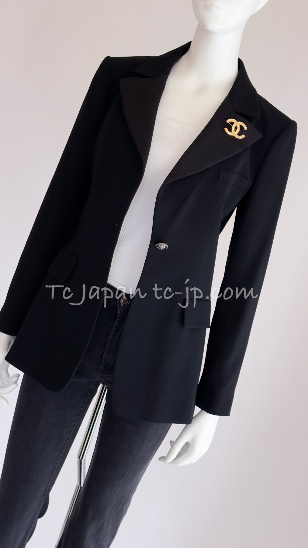 CHANEL 08PF Black Wool Lion Button Blazer Jacket 36 シャネル ブラック・ウール・ライオンボタン・ジャケット