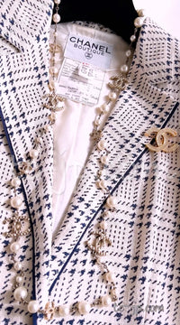 CHANEL 80's Vintage Ivory Navy Silk Jacket Skirt Suit 34 シャネル ヴィンテージ・アイボリー・ネイビー・シルク・ジャケット・スカート・スーツ 即発