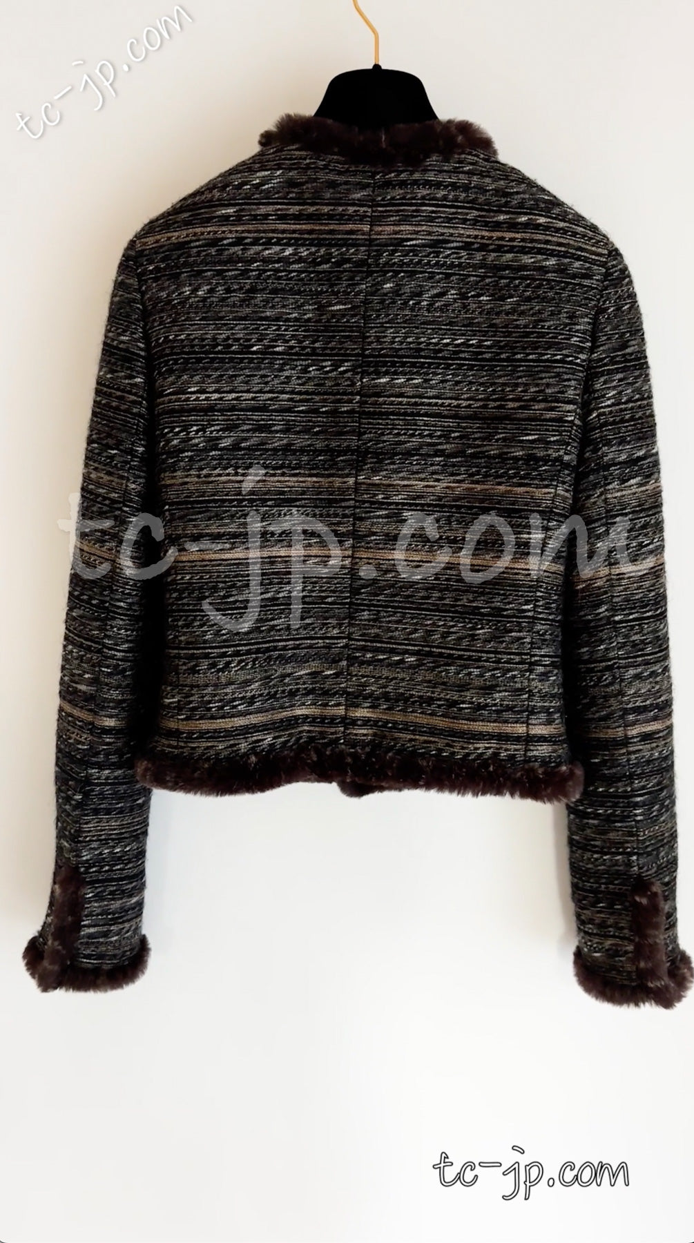 CHANEL 05A Black Charcoal Rabbit Fur trim Jacket Skirt Suit 38 42 シャネル ブラック・チャコール グレー・ラビット ファー ・ジャケット・スカート・スーツ 即発