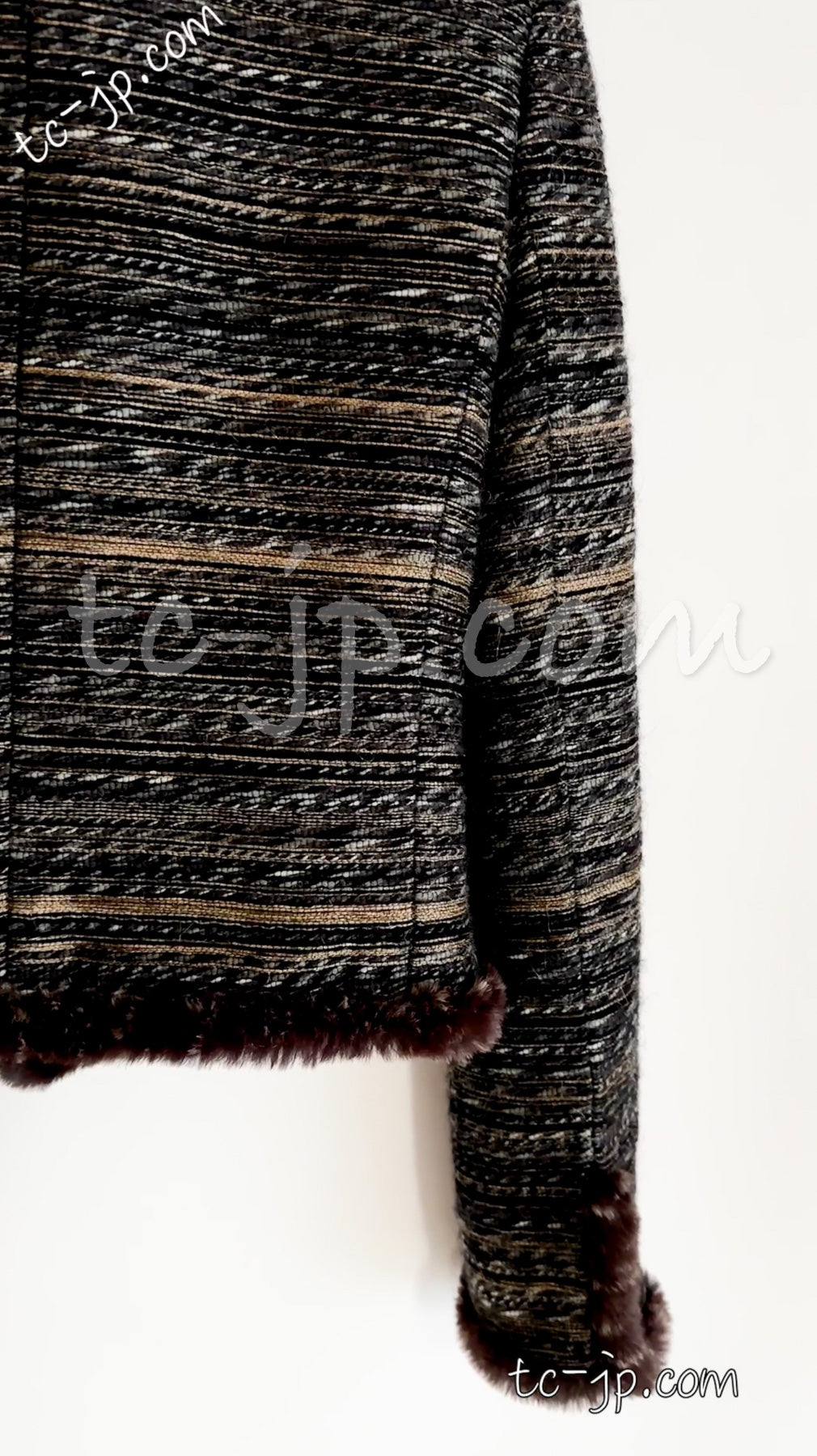 CHANEL 05A Black Charcoal Rabbit Fur trim Jacket Skirt Suit 38 42 シャネル ブラック・チャコール グレー・ラビット ファー ・ジャケット・スカート・スーツ 即発
