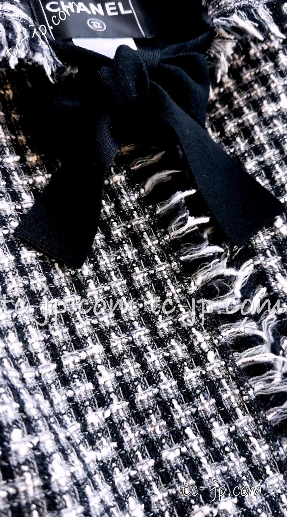 CHANEL 04PF Black Ivory Bow Ribbon Jacket Skirt 36 シャネル ブラック アイボリー リボン ツイード ジャケット スカート 即発