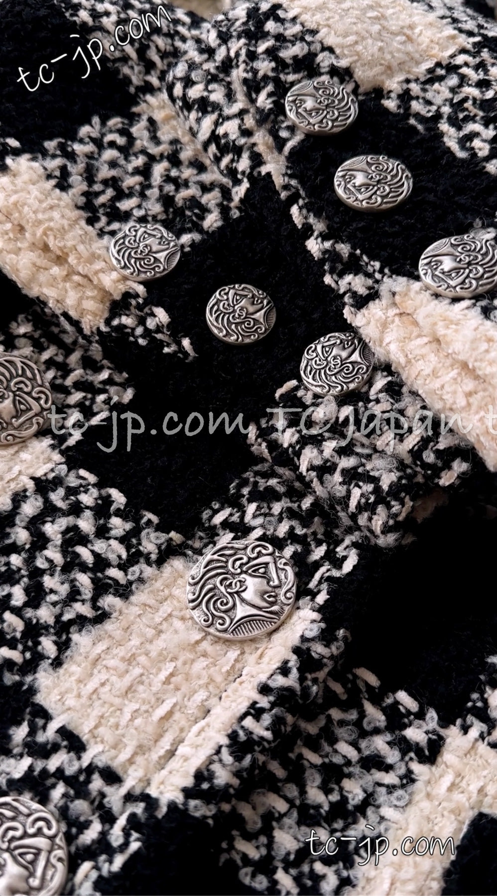 CHANEL 16PF Ivory Black Wool Silk Double Tweed Coat 34 36 38 40 シャネル アイボリー ブラック ウール シルク チェック ツイード コート メンズも!即発