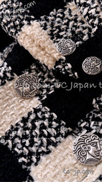 CHANEL 16PF Ivory Black Wool Silk Double Tweed Coat 34 36 38 40 シャネル アイボリー ブラック ウール シルク チェック ツイード コート メンズも!即発