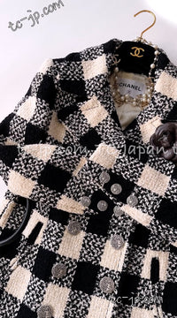 CHANEL 16PF Ivory Black Wool Silk Double Tweed Coat 34 36 38 40 シャネル アイボリー ブラック ウール シルク チェック ツイード コート メンズも!即発