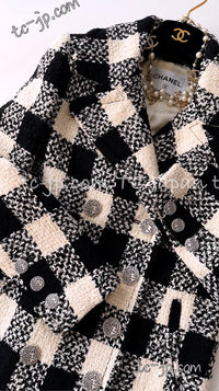CHANEL 16PF Ivory Black Wool Silk Double Tweed Coat 34 36 38 40 シャネル アイボリー ブラック ウール シルク チェック ツイード コート メンズも!即発