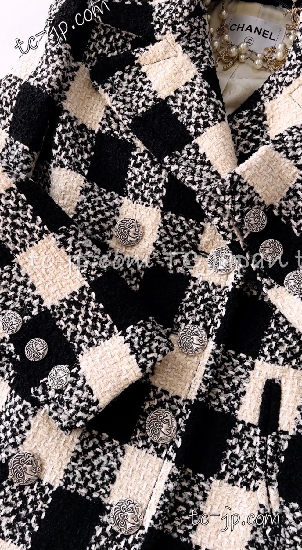 CHANEL 16PF Ivory Black Wool Silk Double Tweed Coat 34 36 38 40 シャネル アイボリー ブラック ウール シルク チェック ツイード コート メンズも!即発