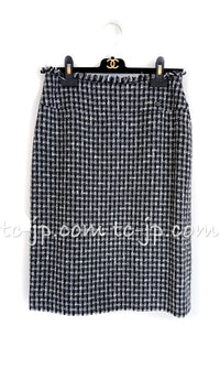 CHANEL 04PF Black Ivory Bow Ribbon Jacket Skirt 36 シャネル ブラック アイボリー リボン ツイード ジャケット スカート 即発