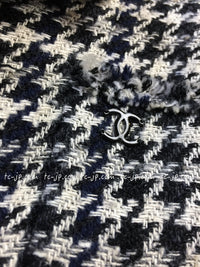 CHANEL 07S Black Gray Houndstooth Fringe Silk Linen Wool Tweed Jacket 34 36 シャネル ブラック グレー フリンジ ツイード ジャケット 千鳥格子 即発