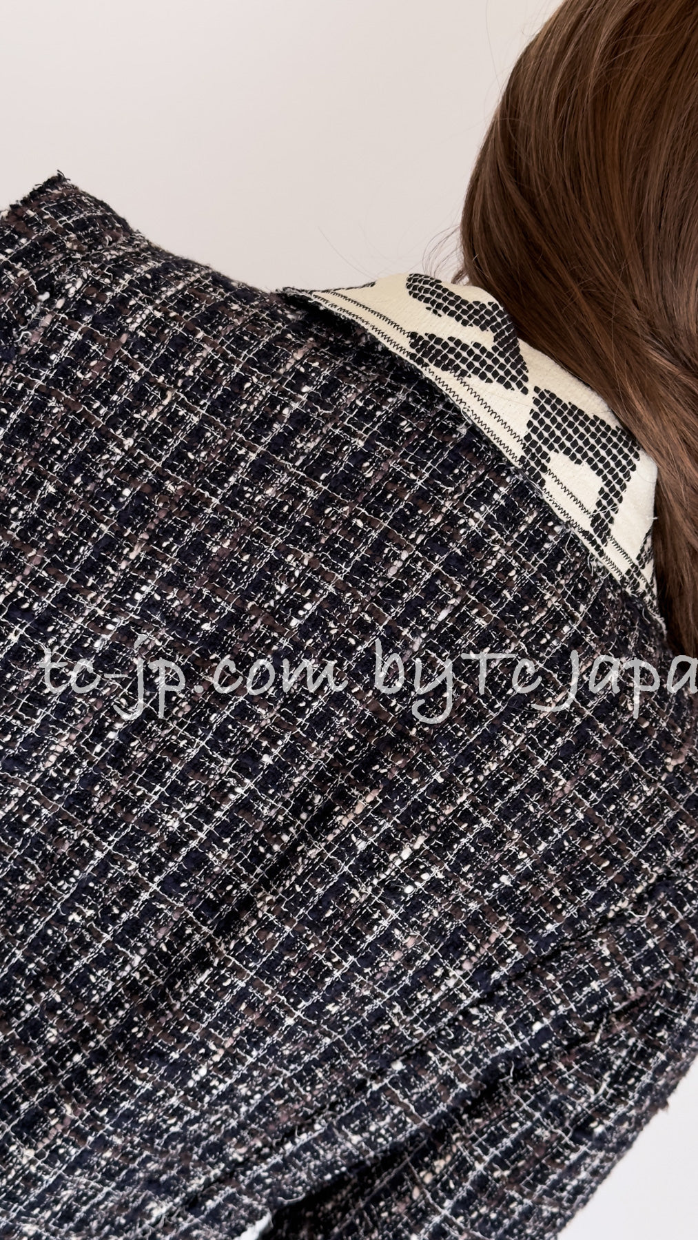 CHANEL 06S Gray Beige CC Logo Tweed Jacket Skirt Suit 38 シャネル CCロゴ グレー ベージュ ツイード ジャケット スカート スーツ 即発