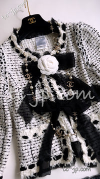 CHANEL 05S White Black Tweed Cardigan Jacket 34 36 シャネル ホワイト ブラック リボン ツイード カーディガン ジャケット 即発