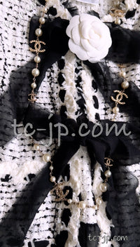 CHANEL 05S White Black Tweed Cardigan Jacket 34 36 シャネル ホワイト ブラック リボン ツイード カーディガン ジャケット 即発