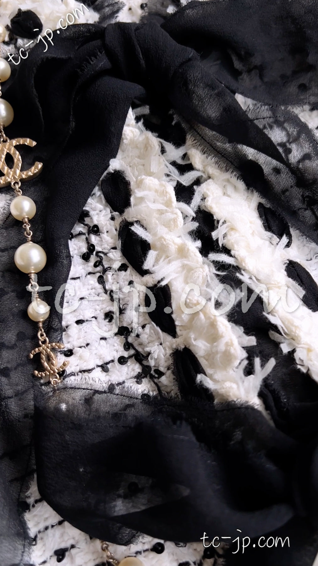 CHANEL 05S White Black Tweed Cardigan Jacket 34 36 シャネル ホワイト ブラック リボン ツイード カーディガン ジャケット 即発