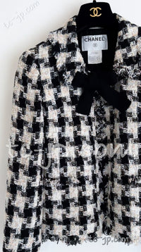 CHANEL 04PF Ivory Beige Bow Ribbon Jacket Skirt Suit 38 42 シャネル アイボリー ベージュ リボン ツイード ジャケット スカート スーツ 即発