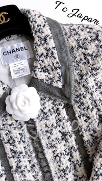 CHANEL 09S Silk tweed Zip Jacket 40 シャネル ・グレー・シルク ツイード ジップ アップ ジャケット 即発