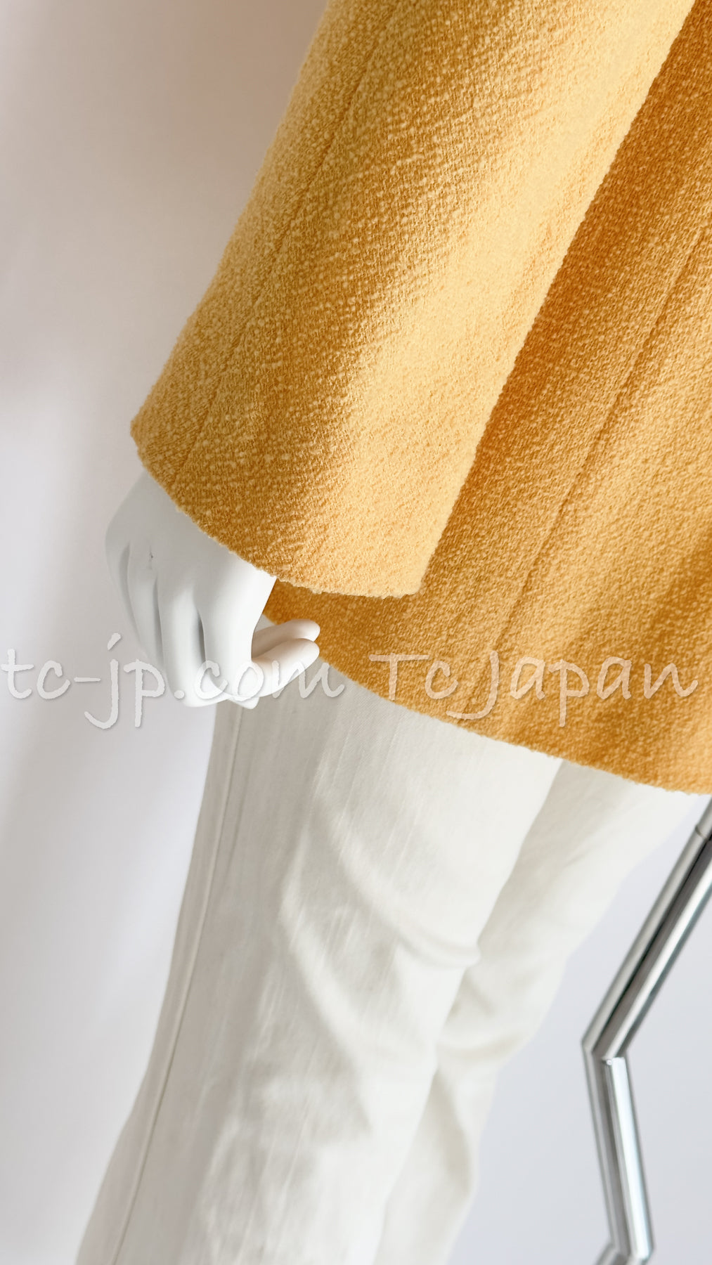 CHANEL 99C Soft Yellow CC Buttons Wool Tweed Jacket 38 40 シャネル ソフトイエロー・CCボタン・ウール・ジャケット 即発