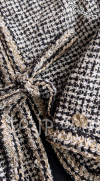 CHANEL 10C Black Ivory Gold Stand Collar Tweed Jacket Skirt Suit 34 40 シャネル ブラック アイボリー ゴールド スタンドカラー ツイード ジャケット スカート スーツ 即発