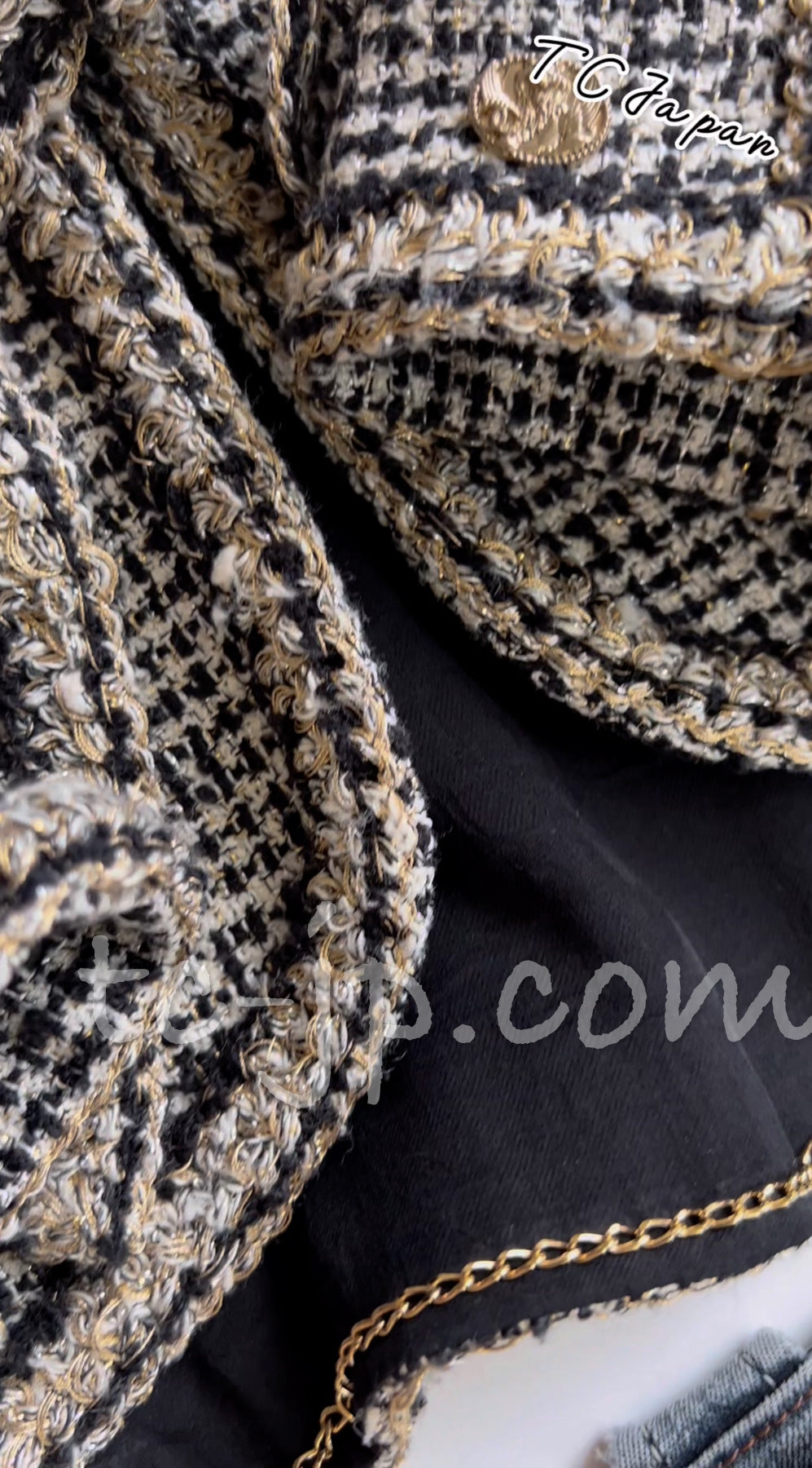 CHANEL 10C Black Ivory Gold Stand Collar Tweed Jacket Skirt Suit 34 40 シャネル ブラック アイボリー ゴールド スタンドカラー ツイード ジャケット スカート スーツ 即発