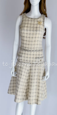 CHANEL 11A $6K Uma Thurman ivory Wool Gold Chain Dress 34 36 38 シャネル アイボリー・ウール・チェーン・ワンピース 即発