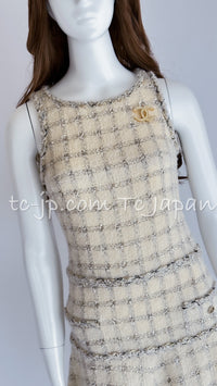 CHANEL 11A $6K Uma Thurman ivory Wool Gold Chain Dress 34 36 38 シャネル アイボリー・ウール・チェーン・ワンピース 即発