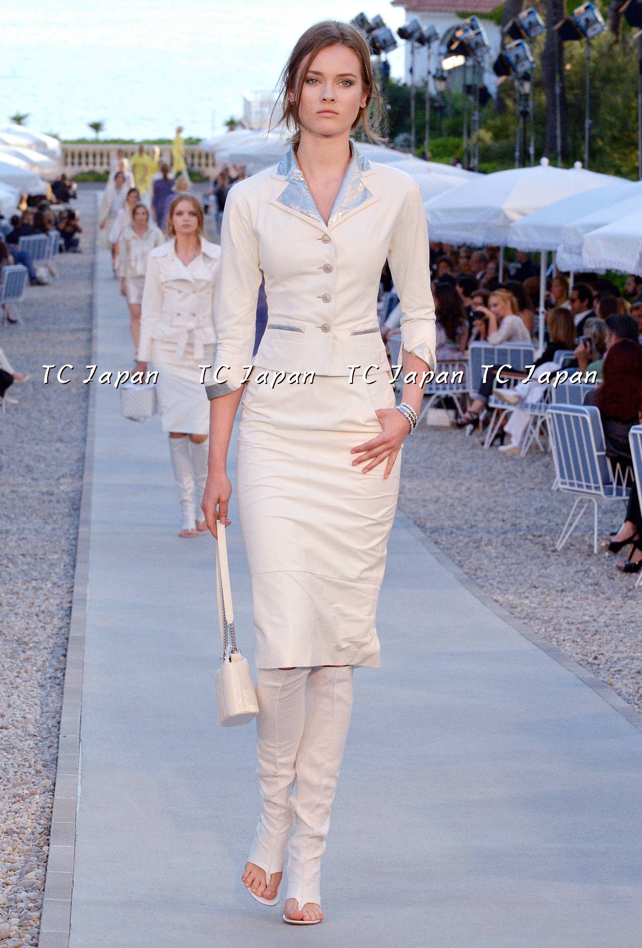 CHANEL 12C ivory Creme Lambskin Leather Jacket with Silver Collars 38 シャネル アイボリー・レザー・ジャケット即発