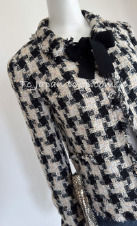 CHANEL 04PF Ivory Beige Bow Ribbon Jacket Skirt Suit 38 42 シャネル アイボリー ベージュ リボン ツイード ジャケット スカート スーツ 即発