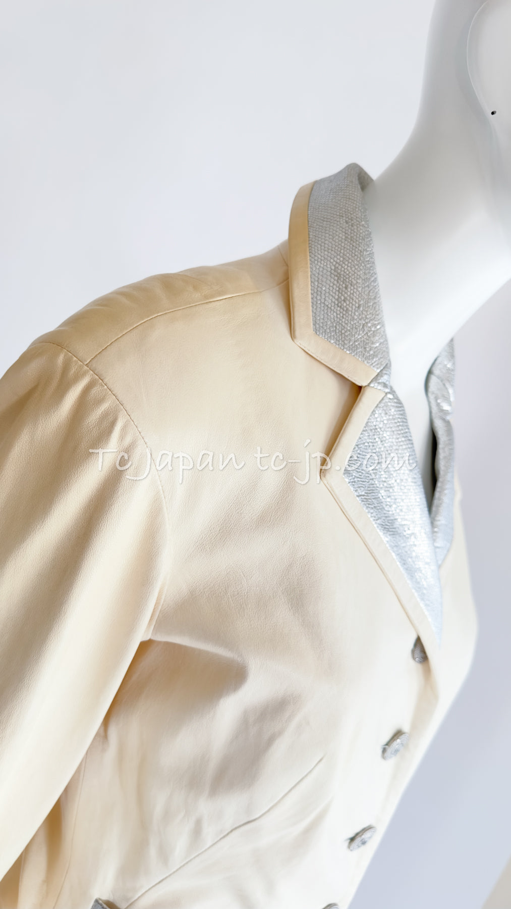 CHANEL 12C ivory Creme Lambskin Leather Jacket with Silver Collars 38 シャネル アイボリー・レザー・ジャケット即発