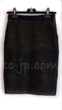 CHANEL 13S Black Stretchable Mesh Jacket With Pearl Button Skirt 40 44 シャネル ブラック ビッグ パール ボタン ストレッチ メッシュ スカート 即発