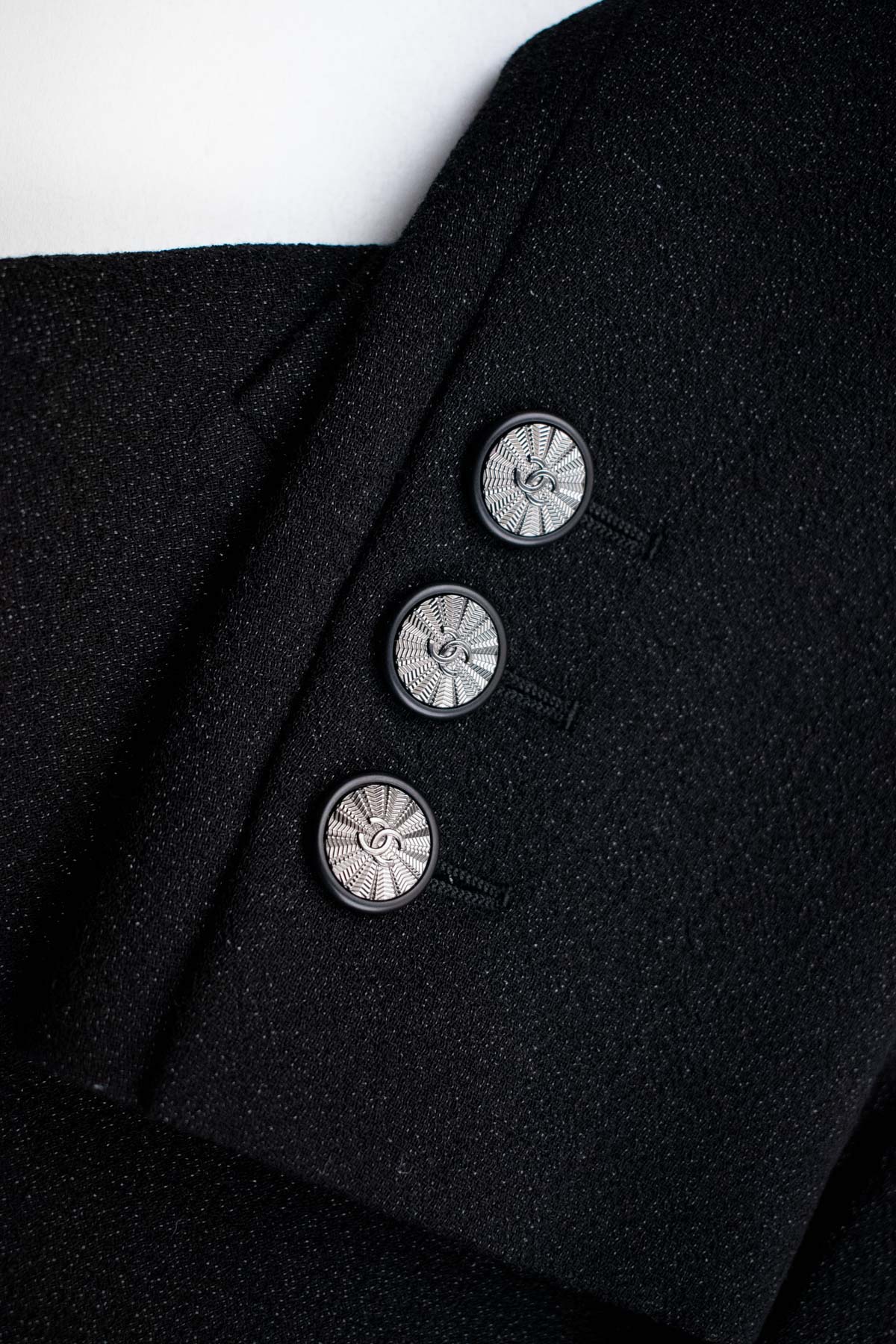 CHANEL 14B Black Metallic CC Buttons Wool Tweed Jacket 34 38 シャネル ブラック メタリック ココボタン ウール ツイード ジャケット 即発