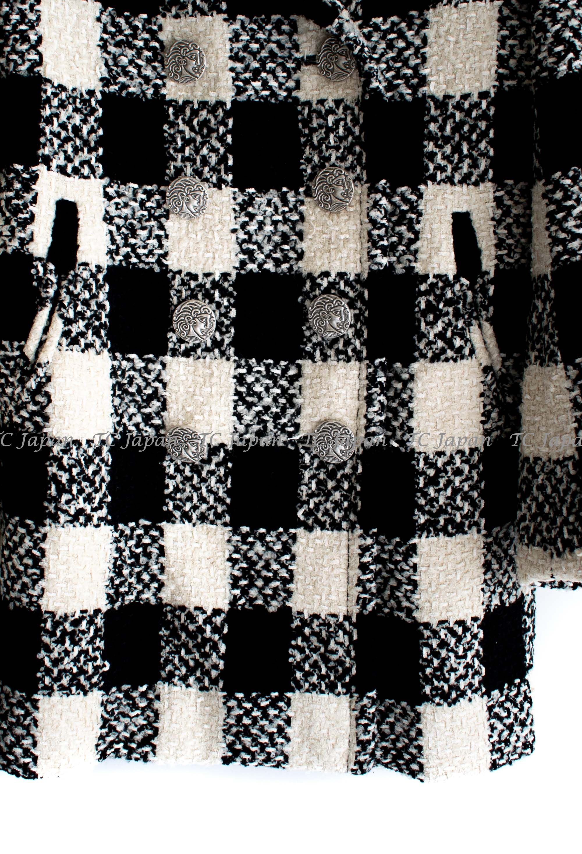 CHANEL 16PF Ivory Black Wool Silk Double Tweed Coat 34 36 38 40 シャネル アイボリー ブラック ウール シルク チェック ツイード コート メンズも!即発