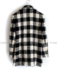 CHANEL 16PF Ivory Black Wool Silk Double Tweed Coat 34 36 38 40 シャネル アイボリー ブラック ウール シルク チェック ツイード コート メンズも!即発