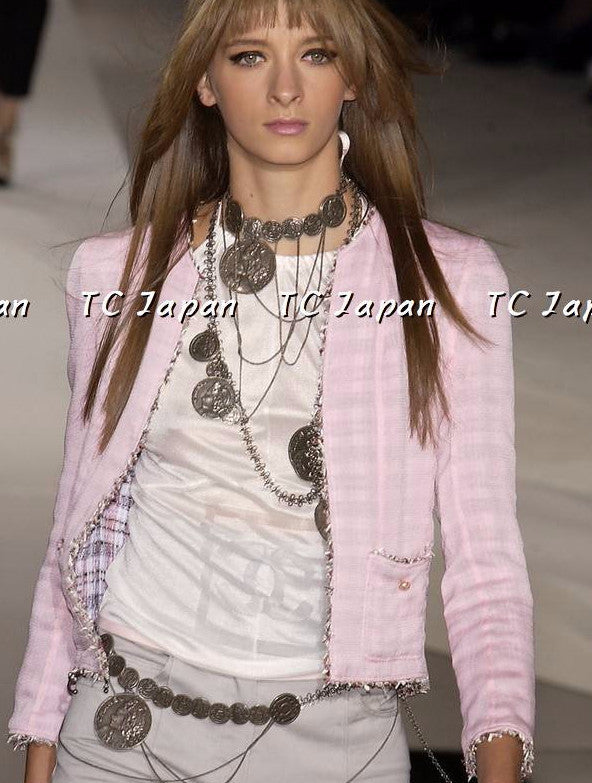 2003S CHANEL の人気の秘密・ pink jacket  ピンクジャケット人気のノーカラー