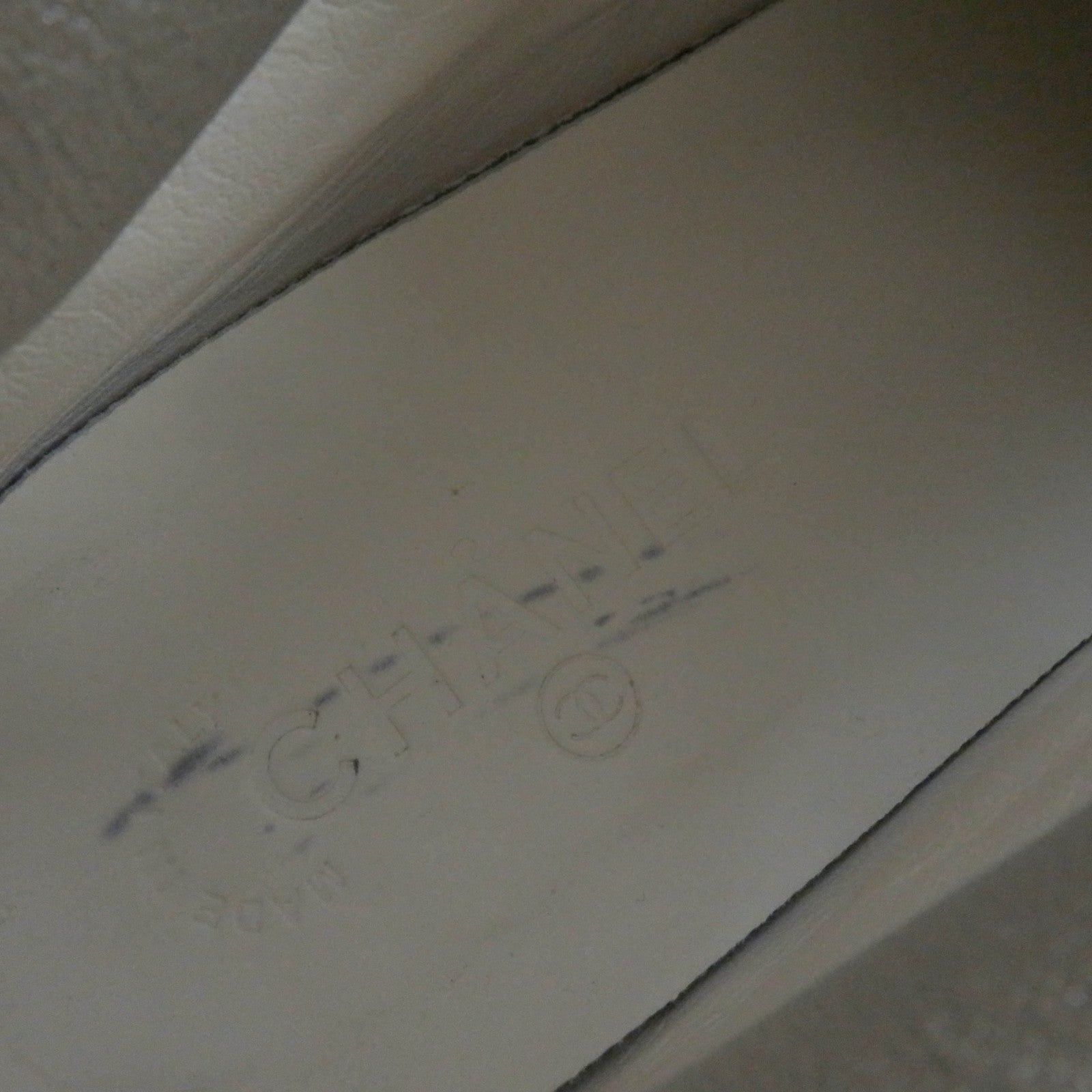 CHANEL ハイカットスニーカー