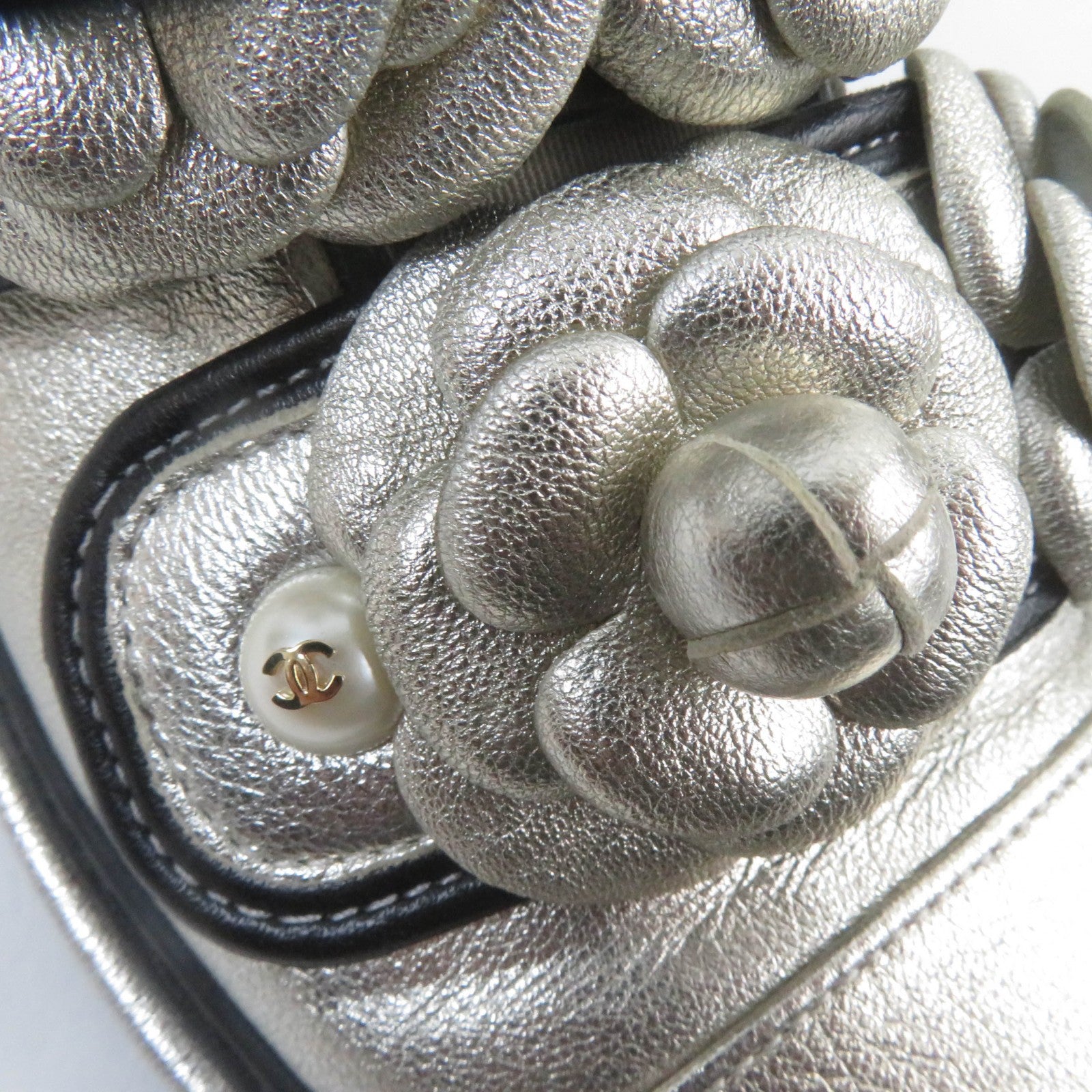 CHANEL ハイカットスニーカー