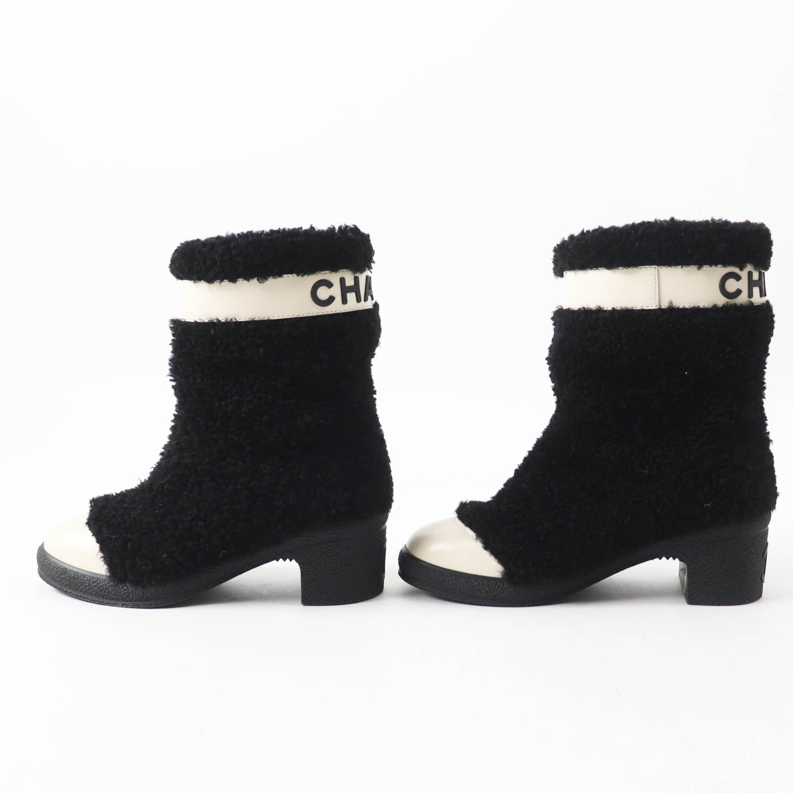 CHANEL ショートブーツ
