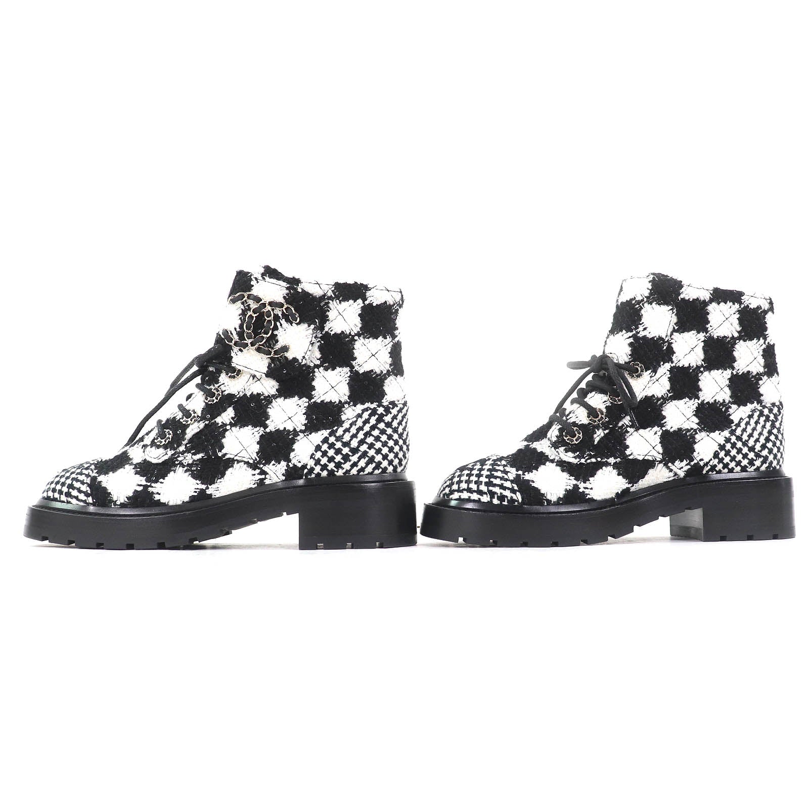 CHANEL アンクルブーツ