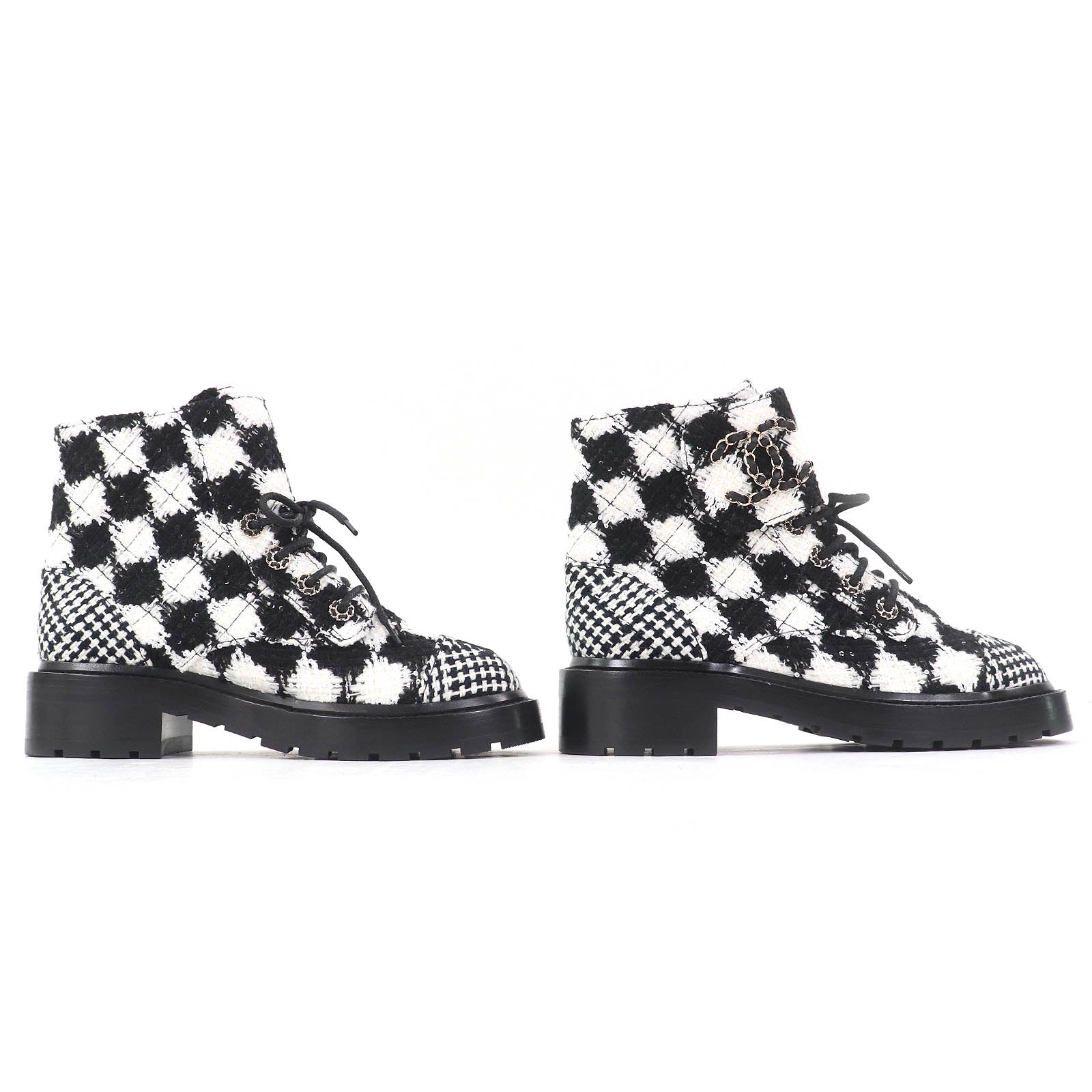 CHANEL アンクルブーツ