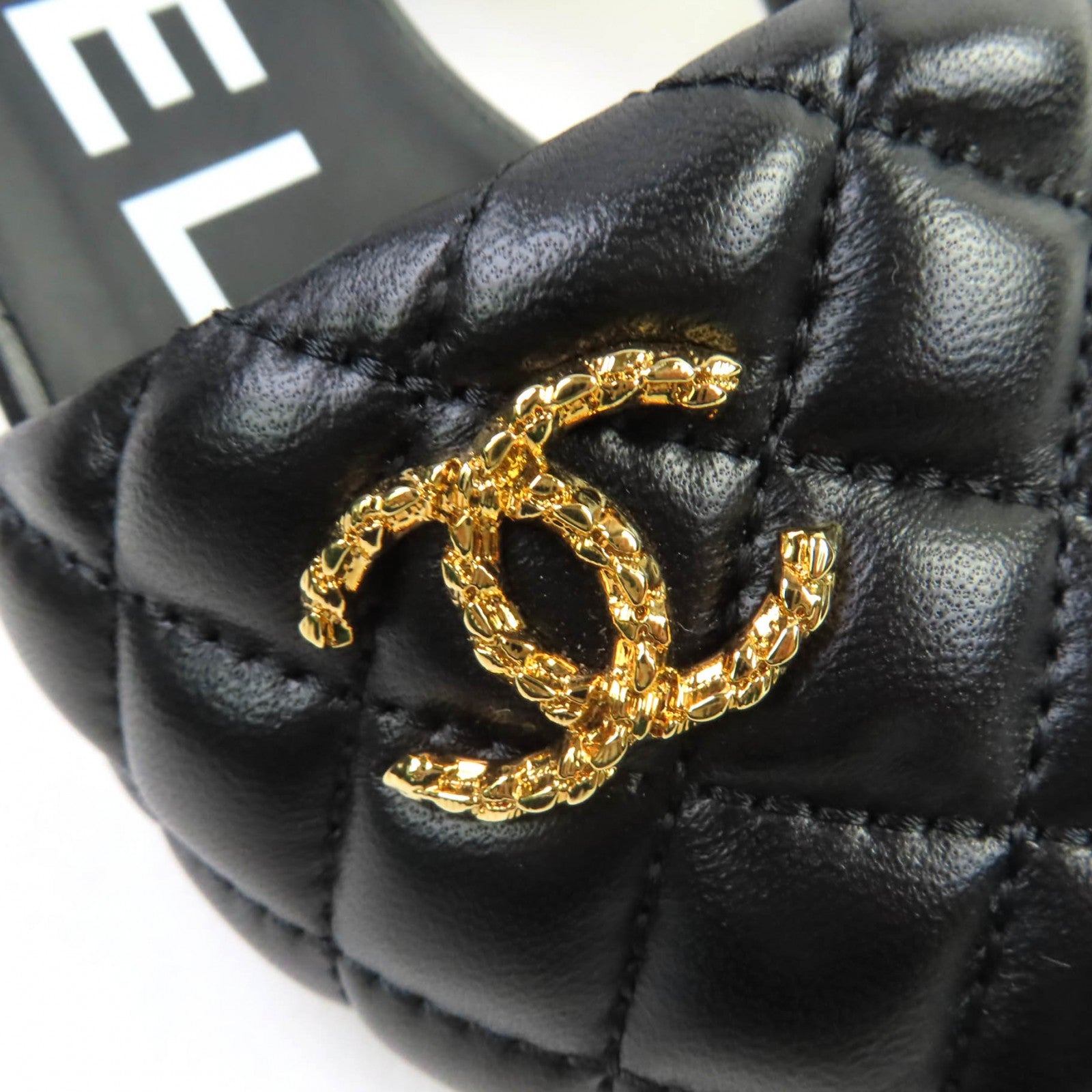 CHANEL ミュール